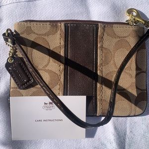 Coach Cc monogram wristlet.. Nwot